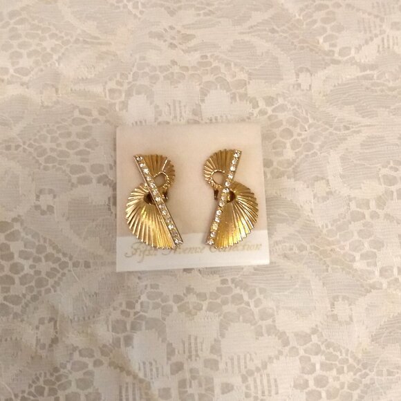 Vintage White Clear Cubic Zirconia Gold Tone Earrings Non-Pierced Clip Earrings - Picture 1 of 7
